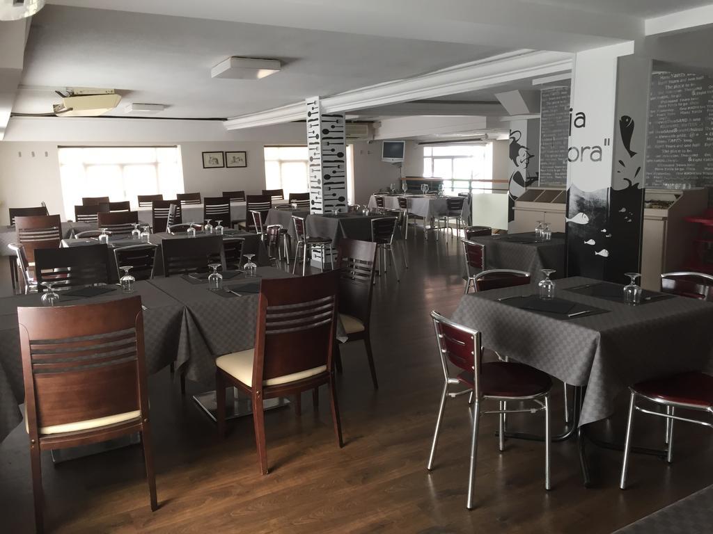 Pension Oasis Самора Экстерьер фото