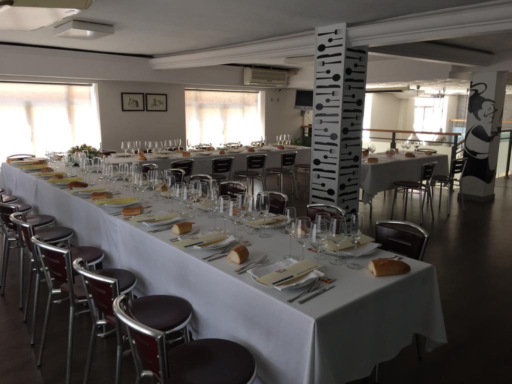 Pension Oasis Самора Экстерьер фото