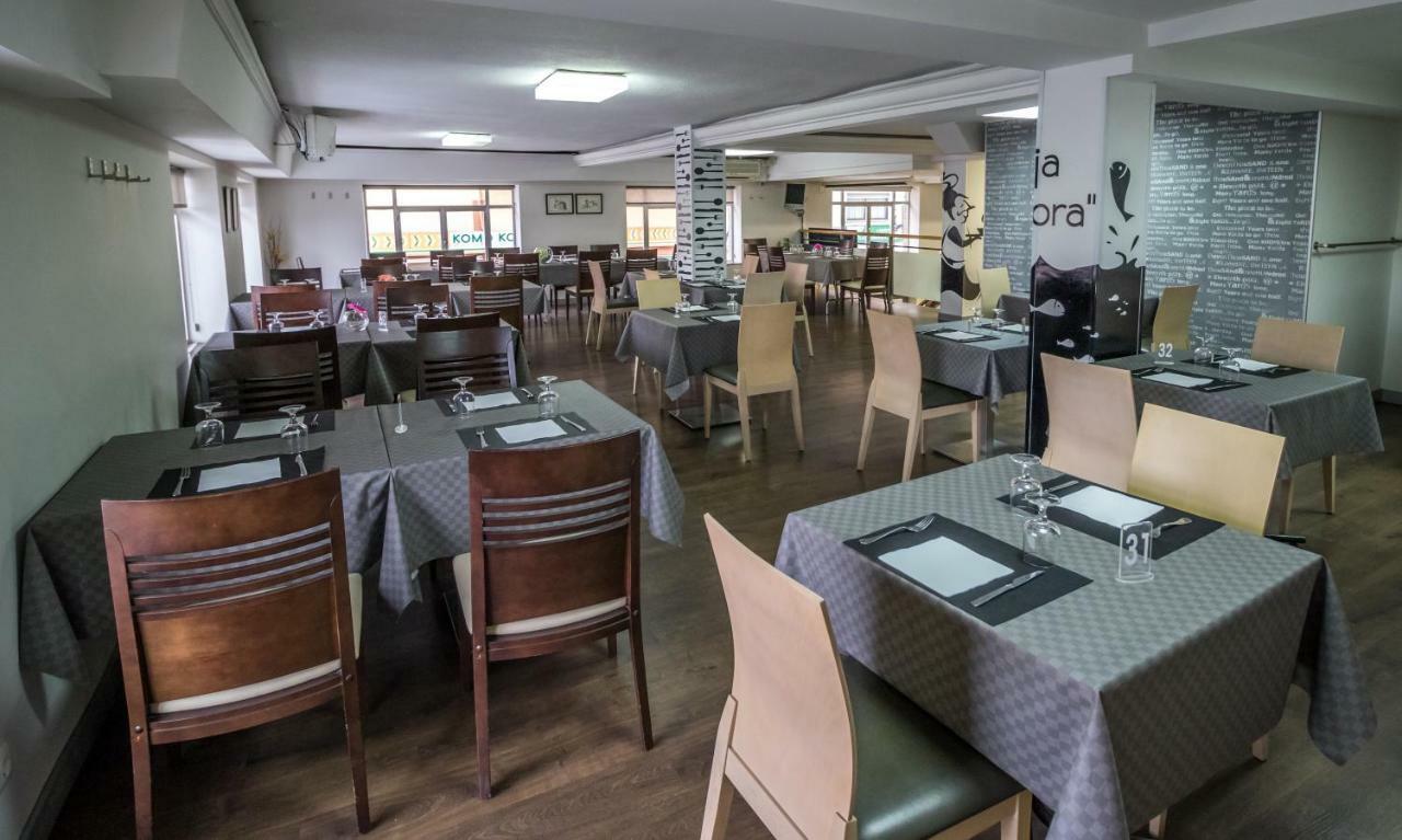 Pension Oasis Самора Экстерьер фото