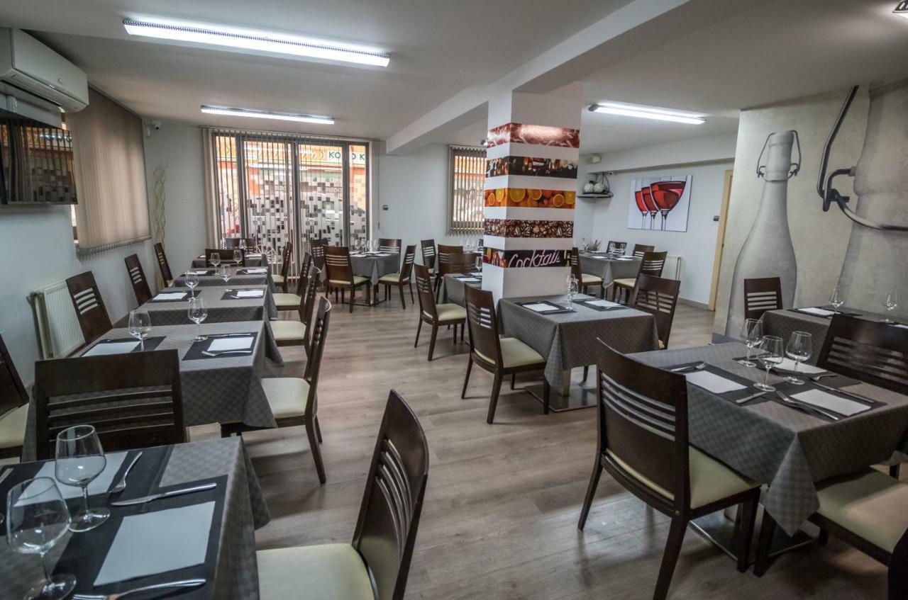 Pension Oasis Самора Экстерьер фото