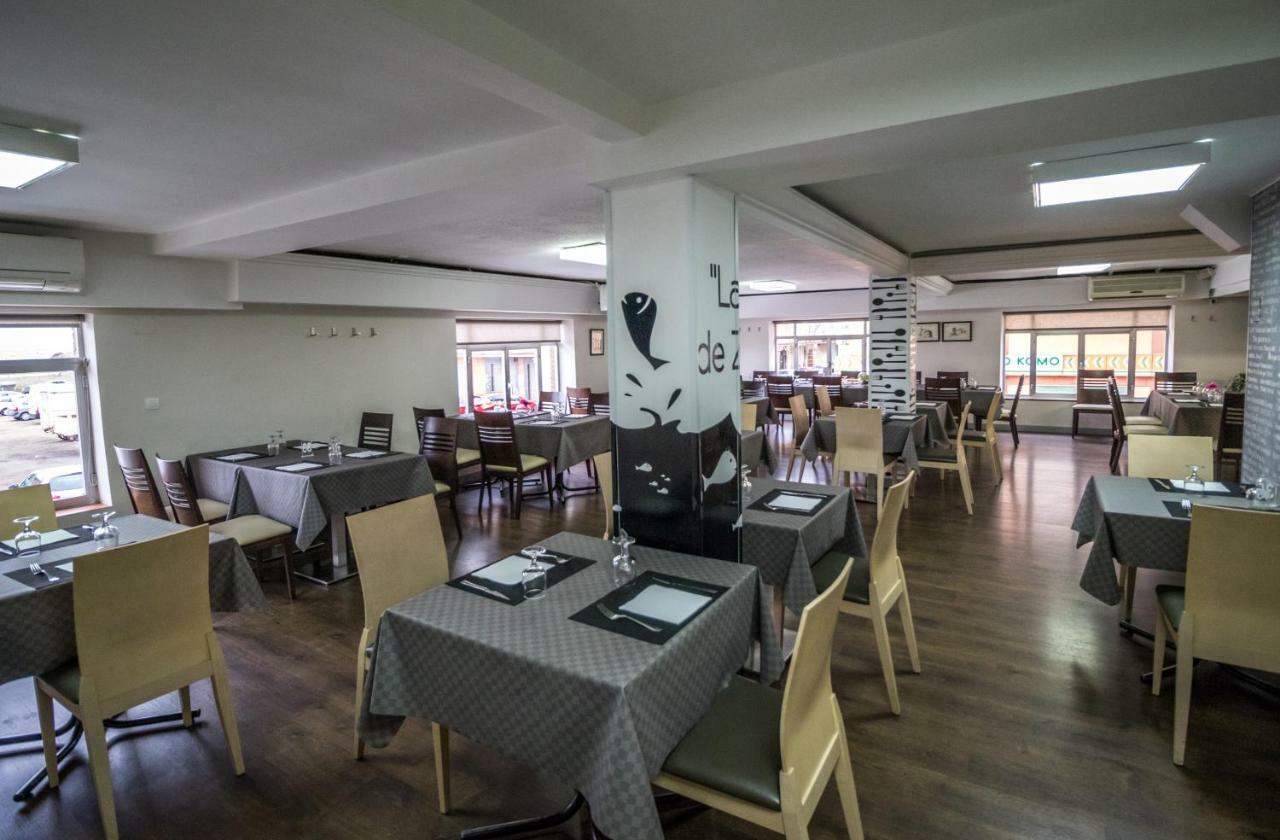 Pension Oasis Самора Экстерьер фото